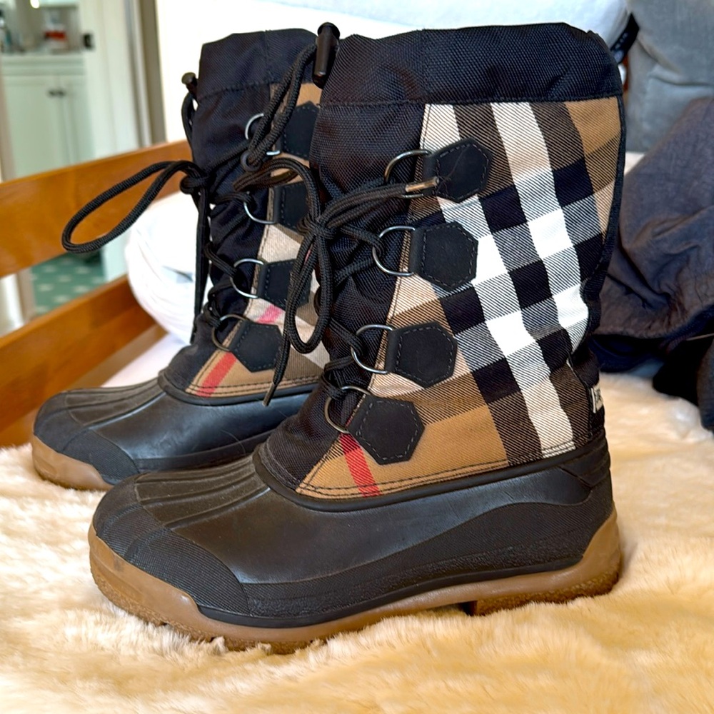 Burberry snow and rain boots